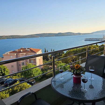 Apartmani Dodo Трогір Екстер'єр фото